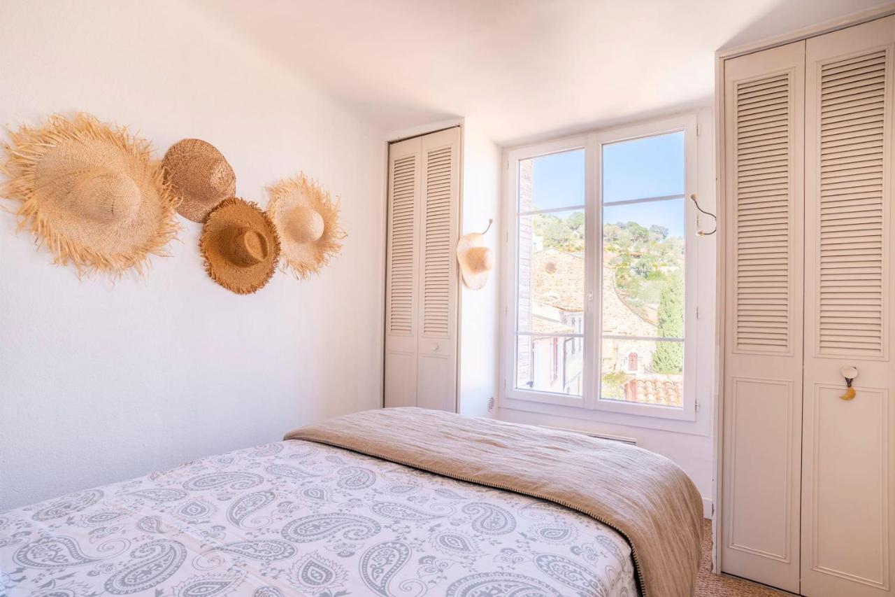 Bright 29M With Nice View In Bormes-Les-Mimosas Apartman Kültér fotó